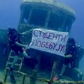 Akcija ronilaca iz Novog Sada: “Studenti pobeđuju” i pod vodom