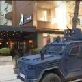 U severnom delu Mitrovice, Zvečanu i Zubinom Potoku kosovska policija pretresla više zgrada