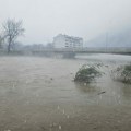 Lim preti da se izlije svakog trenutka: Drama u Prijepolju, vodostaj reke od jutros porastao za skoro pola metra (foto, video)