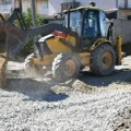 Novi asfalt u ugrinovcima: Putari rade na obodu Zemuna