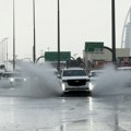 Nevreme se sručilo na Dubai Grad u potpunom haosu (foto/video)