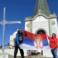 "Da smo znali, poneli bismo trimer da sredimo kapelu junaka!" Zorana Nović za Alo!, žena koja se popela na vrh Kajmakčalana…