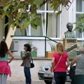 Deo roditelja iz OŠ "Vasa Stajić" zabrinut za bezbednost dece nakon što je u učionici pao prozor