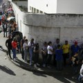 Izbori u Venecueli: 36 stranaka, stotine kandidata i istorijski glas za Esekibo