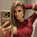 Pevala "Pare, pare" na boks meču: Sindi Models nije nastupala godinama, pogledajte kako se sad uvija u ringu (Video)