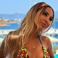 Bezobraznije od ovoga ne može: Aneli u tigrastom kombinezonu sa prorezom do zadnjice, pokazala gde se baškari