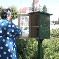 Sve je počelo slučajno, od par starih knjiga koje je neko bacio u žbunje: Kako je u Zaječaru nastala kućica za knjige koje…
