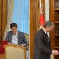 Uz buket roze ruža i predsednički pečat: Vučić predao dužnost Ani Brnabić (VIDEO)