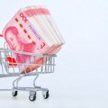 Kina se povlači iz dolarske trgovine! Preko 49 odsto poslovnih transakcija prebacili u juan