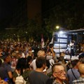 SEOS: Hitno povući pljačkaški zakon, nije poenta u brojnosti već postojanosti protesta