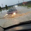 Oluja tutnji ka Srbiji Užasno nevreme u Hrvatskoj, ulice Splita poplavljene