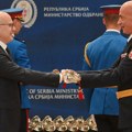 Vučević uručio mačeve i sablje oficirima koji su se usavršavali u inostranstvu