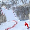Otkazan superveleslalom za skijašice u Val di Fasi