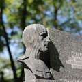 Moderni krstaš: Spomenik Milanu Pribićeviću u Aleji velikana na Novom Groblju krije veliku priču