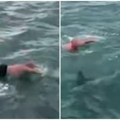 (Video) Užas! Muškarac skakao na orku zbog lajkova, ljudi prestravljeno gledali: Poznato u kakvom je stanju