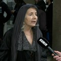 "Bave se mutnim radnjama" Kurir na licu mesta drame u Beogradu - Komšije udruženim snagama sprečavaju izvršitelje da isele…