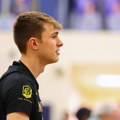 ВИДЕО Највећи амерички бисер дебитовао против Леброновог сина – имао вече за заборав, мало фалило да изведе брутално…