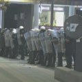 (VIDEO) Policija u jurišu rasterala demonstrante u Valjevu, bačen i suzavac