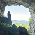 Speleološka atrakcija u kojoj „žive” zmajevi i sedam patuljaka zatvara vrata Potpećka pećina nastavlja turističku sezonu 1…