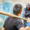 Investitor brutalno pretučen na Voždovcu: Maskirani napadač mu prišao s leđa i izudarao ga metalnom šipkom!