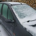 Jeftin, brz i jednostavan trik protiv zaleđivanja: Stavite ovo na šoferšajbnu pre ponoći i rešićete problem