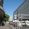 U toku pripreme za miting SNS u centru Beograda (FOTO)