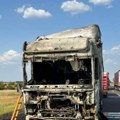 (Video) Odjeknula eksplozija na putu Novi Sad - Zrenjanin! Vozači snimaju jezivu scenu: Stvaraju se ogromni zastoji