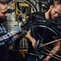 Popravka bicikla može skupo da košta: Za sitnicu 500 dinara, a veliki servis ide i do 8.000