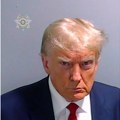 Трамп објавио фотографију из полиције на својом профилу на КС мрежи