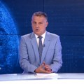 „Svaku političku konkurenciju predstavlja kao neprijatelje države i naroda, jer vođa je i država i narod“