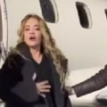Rita Ora došla na Kosovo, pa mazila zemlju Evo koja tri poteza je napravila kontroverzna Albanka