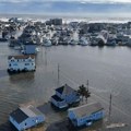 Najmanje pet osoba poginulo u oluji na istoku SAD: Kuće potopljene, otkazani letovi, škole ne rade