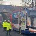 Autobus na sprat udario u most u Škotskoj: Četiri osobe povređene (video)