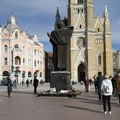 Blokada Mosta slobode u Novom Sadu zbog zastrašivanja i ubijanja zeca pred osnovnom školom