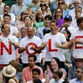 „Naš Nole” u raljama politike