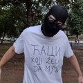 „Krađevinski inspektor“ i „ćaci koji želi da muči“: Performans građana na protestu u Kragujevcu