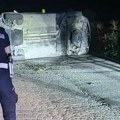 Automobil pun maloletnika sleteo s puta i prevrnuo Za volanom 16-godišnjak, dvojica tinejdžera bila u gepeku!