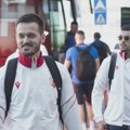 Zvezda otputovala na Kipar, u avionu svi najjači aduti!