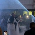 Bajkoviti ples uz emotivnu baladu! Uroš izveo lepu Jovanu na podijum, svi su "pali" kad su čuli reči pesme