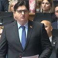 Mrdić (SNS) u Skupštini optužio Dolovac i Nenadića: „SNS se bori za istinu i pravdu, to je politika Aleksandra Vučića“…
