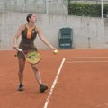 Poraz mlade Srpkinje u prvom kolu RG - servisi iz ruke, rolerkoster u trećem setu...