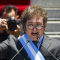 Predsednik Argentine: Sančez i njegova partija podstiču nekontrolisanu imigraciju u Španiji