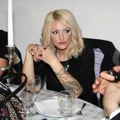 "Распадала се, а он је трошио њене паре": Стравична исповест мајке Доне Арес, због бившег није имала децу
