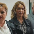 Studenti u blokadi podržali navodni zahtev za smenu direktorke Medicinske škole u Leskovcu, ona tvrdi da ostavku niko nije…