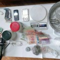 Prljavi mikser i šerpa na stolu punom droge Hapšenje dvojice dilera u stanu u Smederevu (foto)