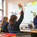 Obrazovanje u Srbiji: Zašto su deci školske obaveze sve veći teret