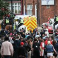Nastavljaju se neredi u Britaniji: Osmoro uhapšeno, zapaljena policijska stanica? VIDEO