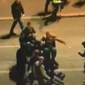 Evo kako su huligani napali studente (Video)
