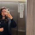 Mirka Vasiljević u skupim cipelama: Glumica u cik zore objavila selfi u liftu, upeglana od glave do pete: Zbog jednog detalja…