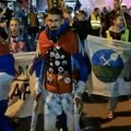 Pretučen mladić koji je na štakama pešačio sa studentima po Srbiji